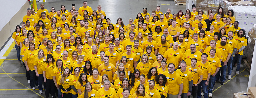 share the love group of loves employees at food bank