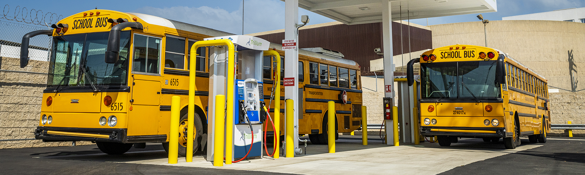 Photo of buses at a Trillium station fueling